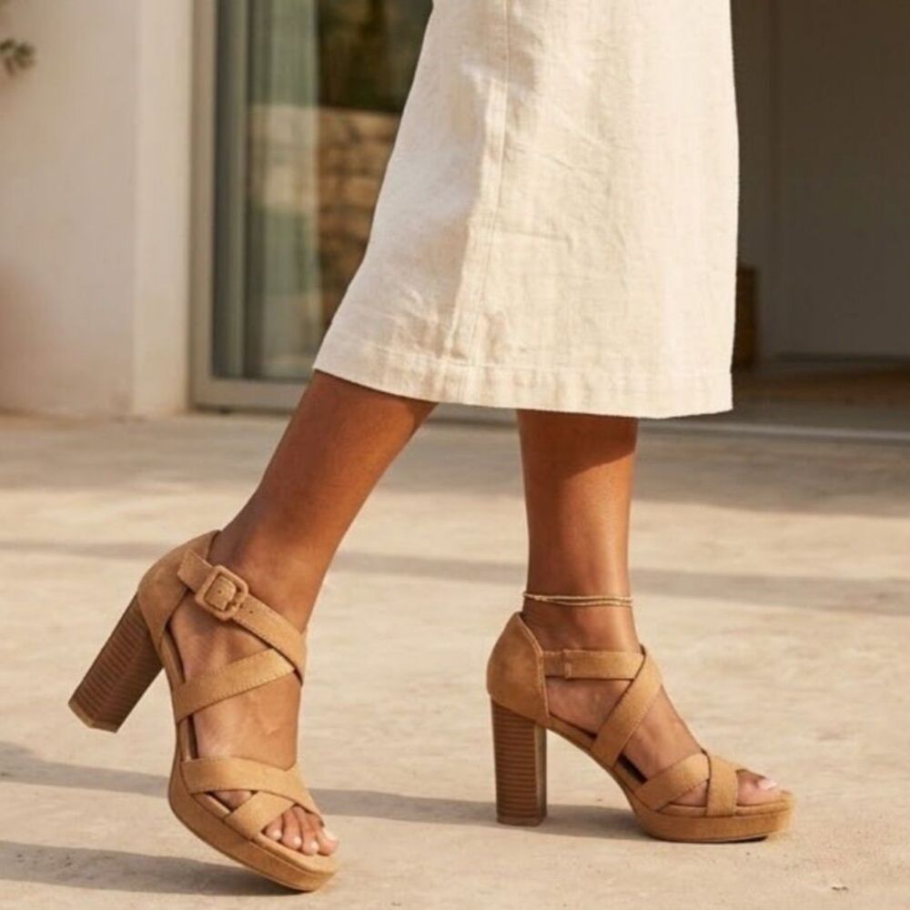 Women's Tan Strappy Block Heel Sandals